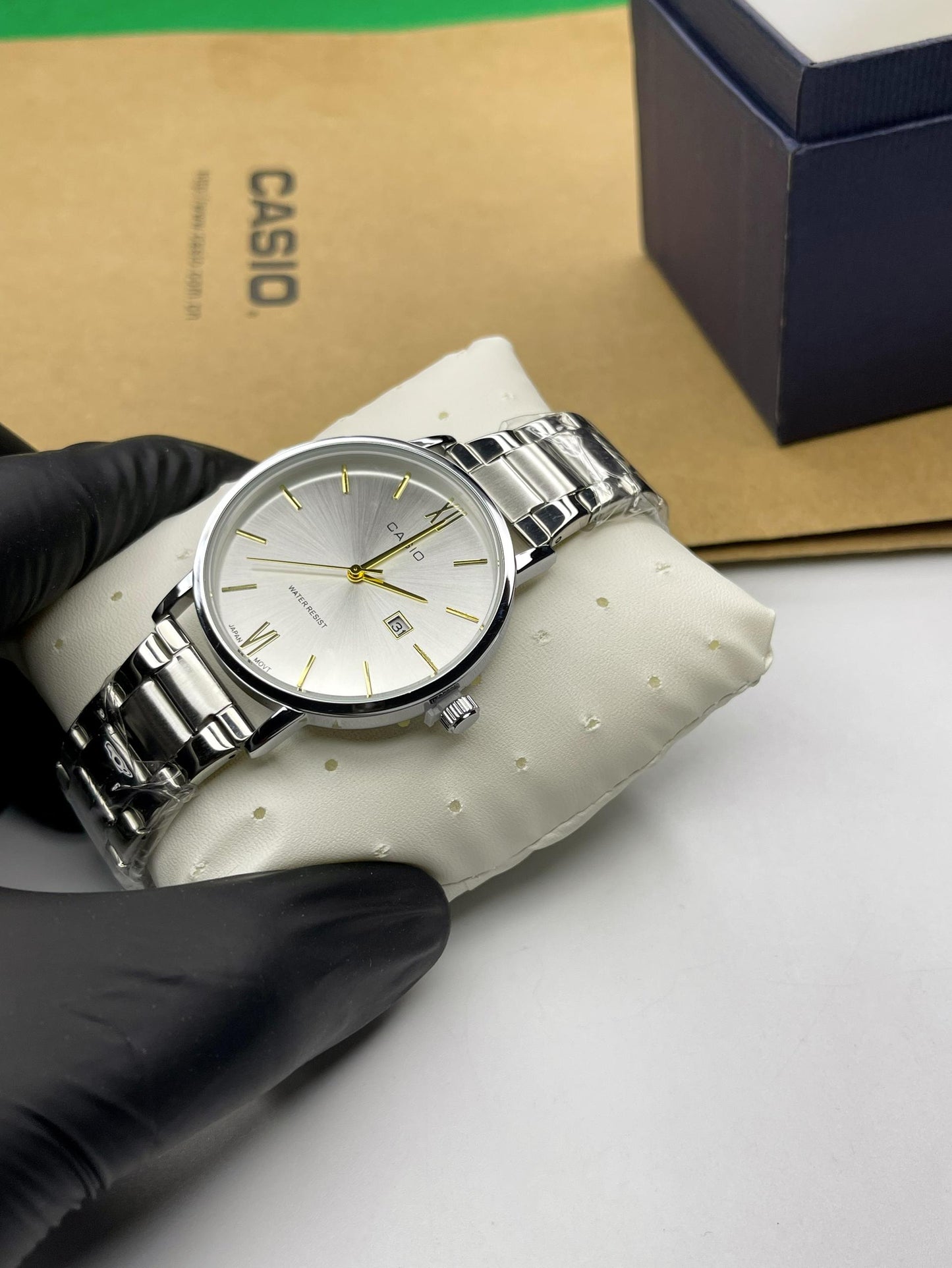 Montre casio avec sont carton d’origine